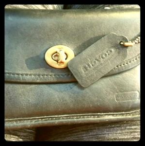 AUTHENTIC COACH WALLET/clutch